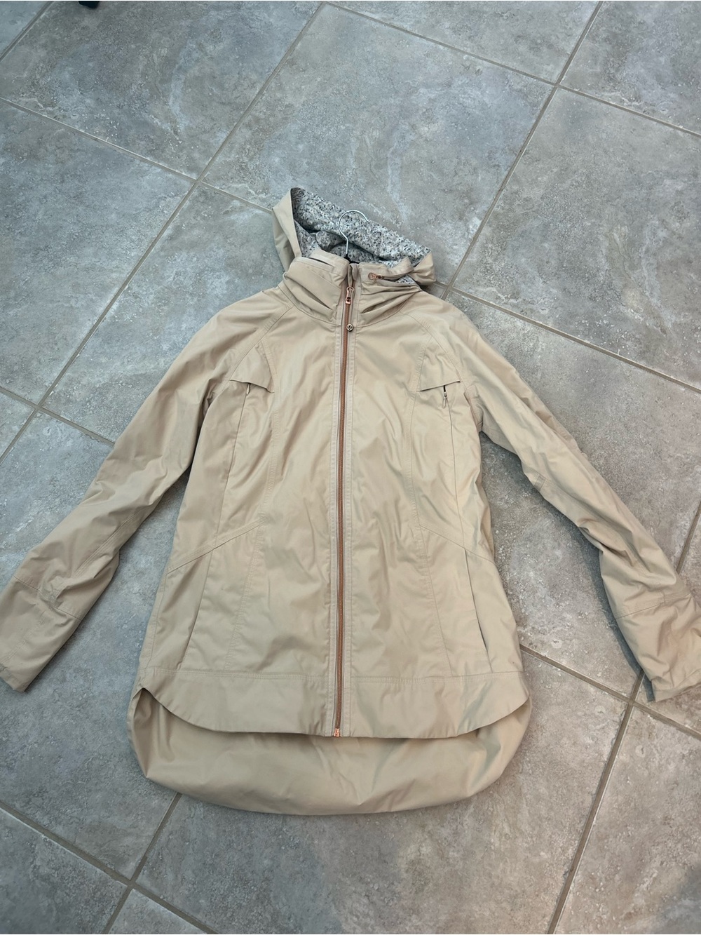 Fo drizzle lululemon size 8- cashew with rose gold